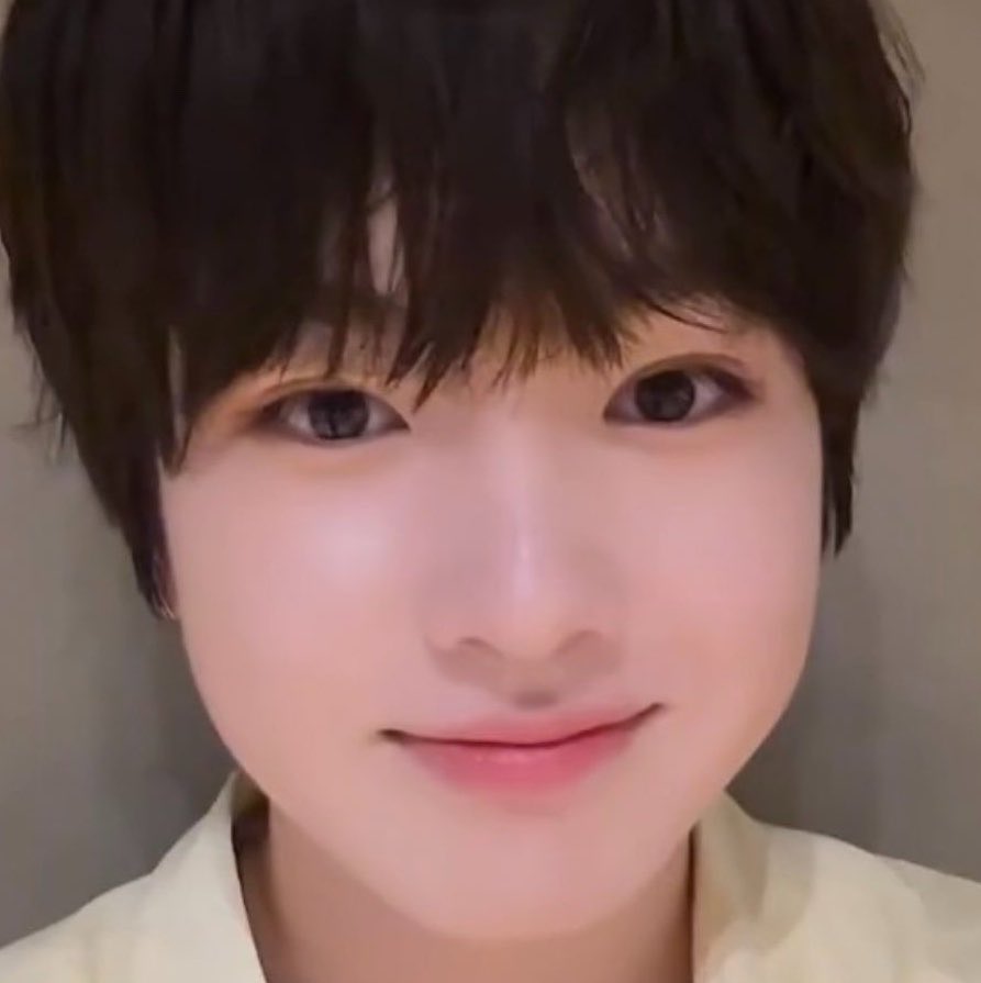 butterflyutsie's tweet photo. still mochi https://t.co/H5xWb0uNY7