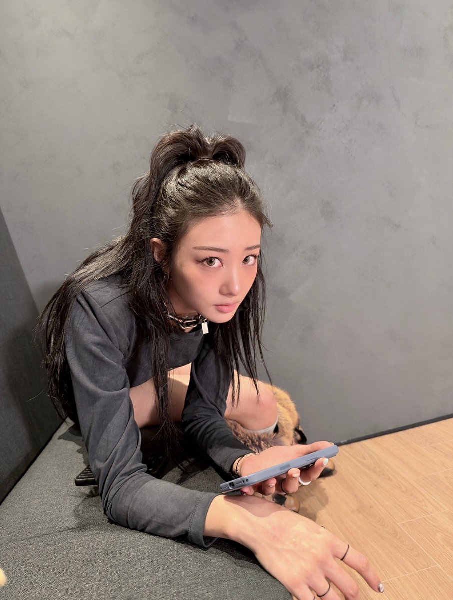 gawonandonly's tweet photo. 여기서 눈 더 크고 얼굴 더 작으면 실물같음 https://t.co/bq0W0CIkm3