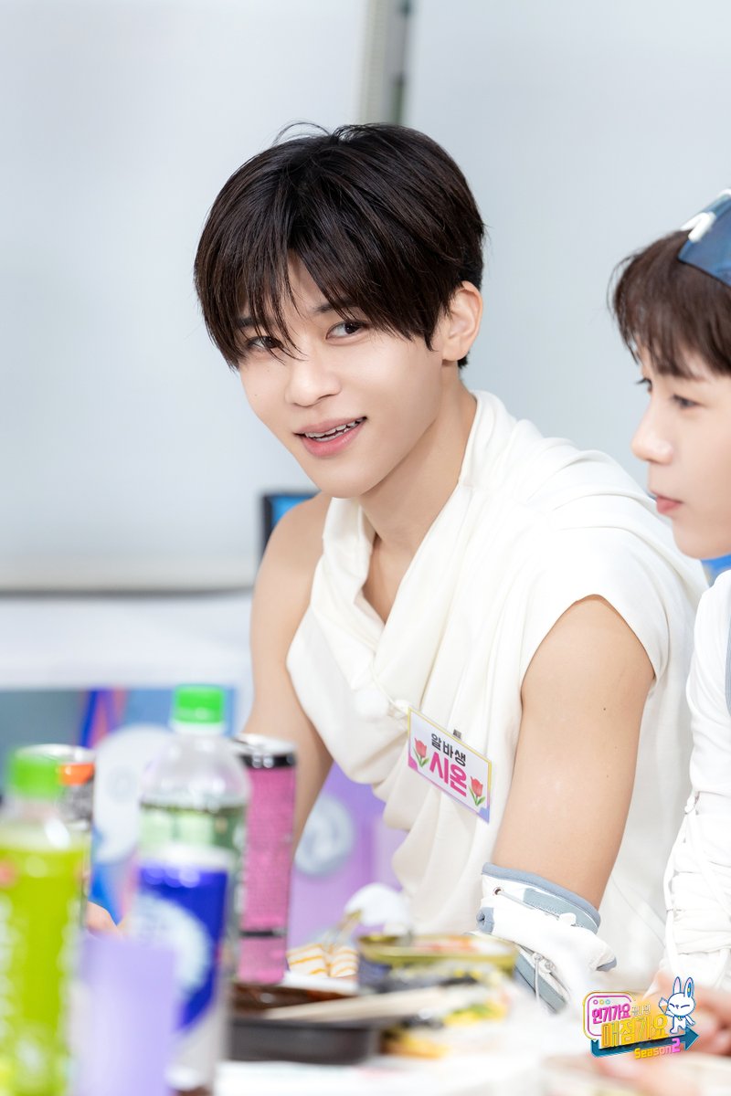 kpop_sbs's tweet photo. 매점가요 시즌2 
알바생 ꒰ঌ 시온 ໒꒱#매점포토

2026. 10. 30. Coming soon

#SBS #인기가요 
#인기가요끝나면매점가요2 #매점가요2
#NCTWISH #엔시티위시 @nctwishofficial https://t.co/SmAfhYnv4q
