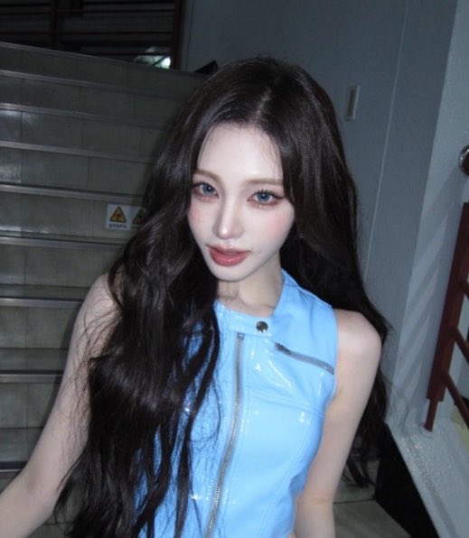 fitsof_liz's tweet photo. I love how liz is getting so much praise and recognition from knetzns for her visuals and bangless look. i hope she gets more confident about her forehead and keeps shining more in the future 🥹🫶
like she said: 

“it’s an opportunity” https://t.co/505TczhxX8