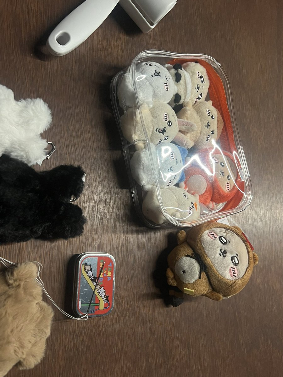 kuritori0824's tweet photo. 혼자 작업하면 가끔 심심했는데(?)
작고 귀여운 애들이 응원해 주는 것 같고 그르네
초롱초롱 귀여어,,, 특히 쿠리  갸악,, 사실 다 넘 기여움 ㅜㅁ https://t.co/TuPckDEOID