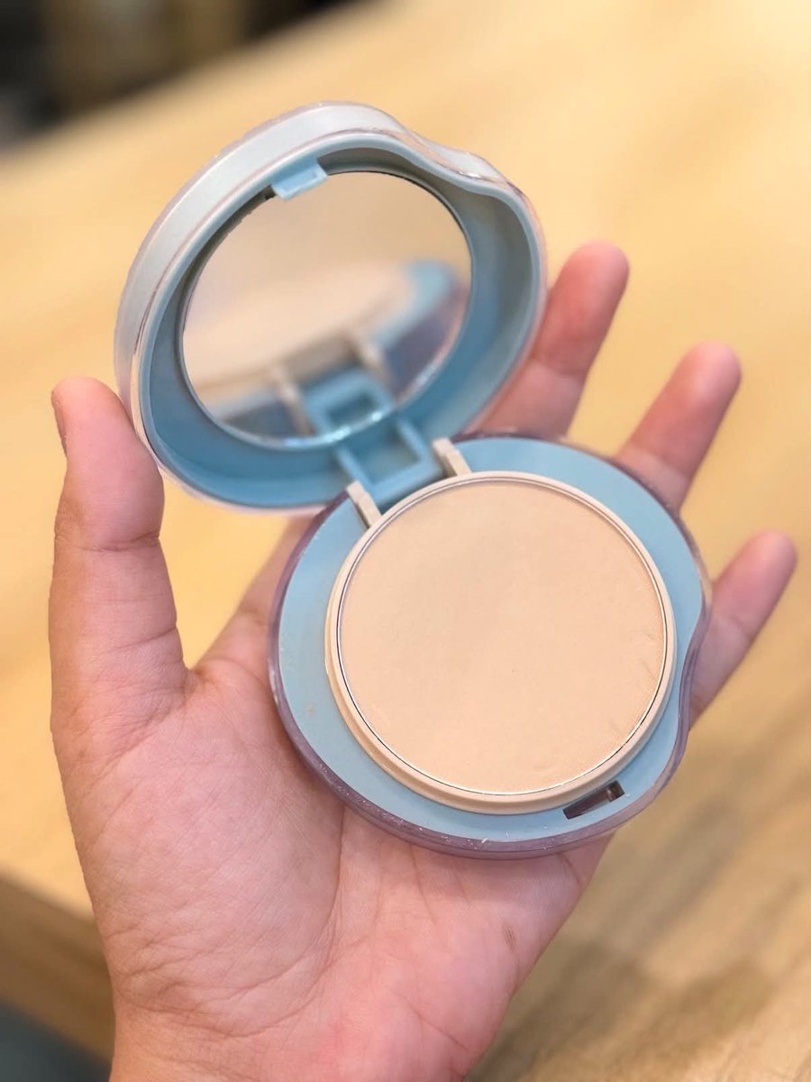 chiaadavinaa's tweet photo. Sebagai pemakai setia produk ini bertahun-tahun gak pernah mengecewakan
Tolong😫Bedak ini beneran bagus banget mengcover noda2 hitam di wajah, beberapa jam di pakai semakin nyatu sm kulit muka. Efek parisnya kerasa banget😬😫 https://t.co/QYJbujDRTP