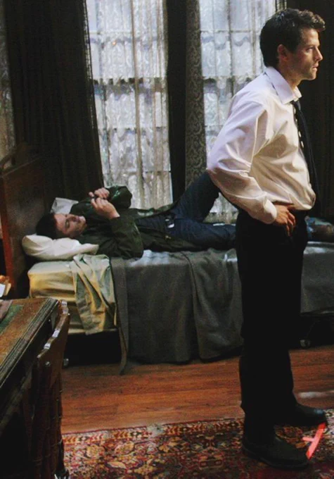Image from ray 🎀👻 spn s13 #CastielPrequel🪽 (@trenchcoatbaby)