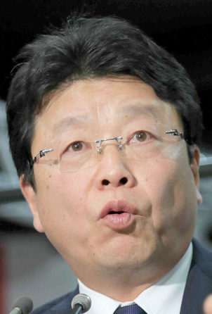 hoshusokuhou's tweet photo. ｷﾀ━━━━(ﾟ∀ﾟ)━━━━!!
【朗報】北村弁護士、国会で本領発揮！「犯罪率高い国は受け入れストップしろ！」
↓
・北村議員「世界一の日本の治安を守る」
・高市首相「送り出し国とも連携して対策を検討するのは当然だ」
・北村議員「検挙人員の国別比は、ベトナム32.6%、中国16.1%と突出している」

よくぞ言ってくれた！
さすが北村弁護士、ついに国会でこのタブーに踏み込む！
↓
ところが、
・山下法相「出身地域で一律制限はNG」と火消しに走る

山下法相なんなの？

犯罪数が多すぎる国があるなら普通はストップするべきだろ。そうしないと犯罪なんか収まらないわ。

これ高市さんもなり前向きじゃん。いけるんやないか？
みんなはこれどう思う？