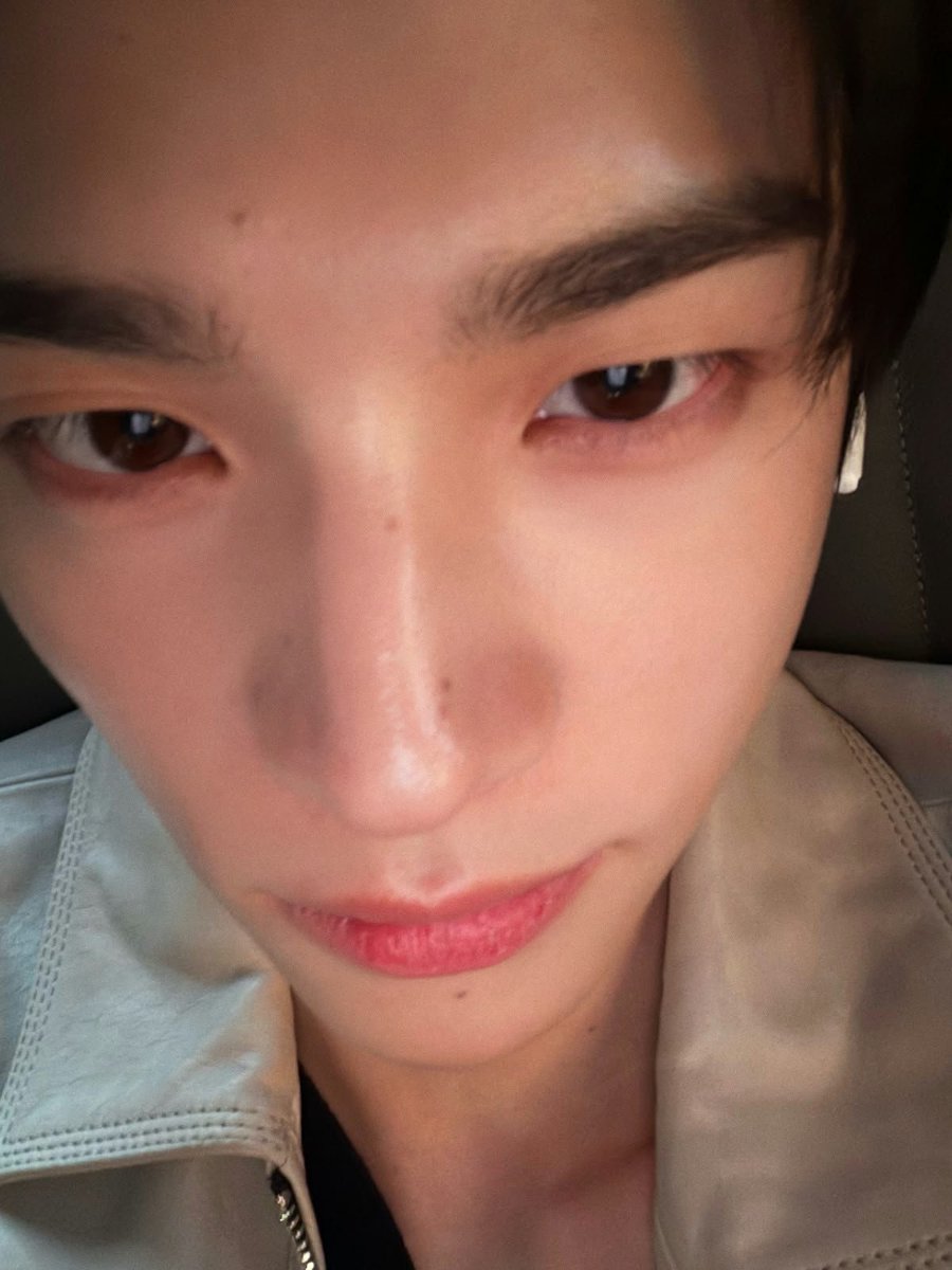 pacarnyadohoon's tweet photo. konon katanya letak mole itu nunjukin dimana pasangan kita suka cium cium, dan akulah yg cium' kayuyy https://t.co/EKrenZNTns