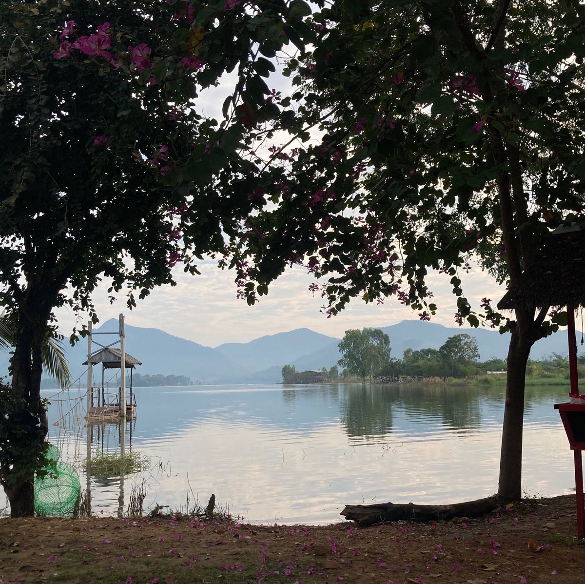 Someonemlfg's tweet photo. อยากไปเที่ยว https://t.co/TZqffiIvUg