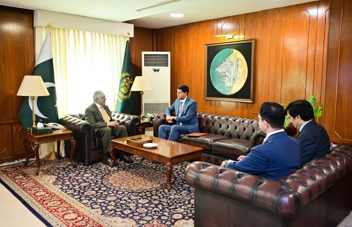 ForeignOfficePk's tweet photo. Chairman National Disaster Management Authority (NDMA), Lt. Gen. Hassan Khattak, HI (M), called on Deputy Prime Minister/Foreign Minister Senator Mohammad Ishaq Dar @MIshaqDar50 at the Ministry of Foreign Affairs today.

The DPM/FM congratulated Lt. Gen. Hassan Khattak on assuming his responsibilities as Chairman NDMA and wished him success. He expressed confidence that Pakistan’s disaster risk management capabilities would be further strengthened under his leadership.

They exchanged views on disaster readiness, climate adaptation and institutional preparedness across the country. The DPM/FM highlighted the importance of cooperation with international partners in building resilience and mitigating the impact of natural disasters.