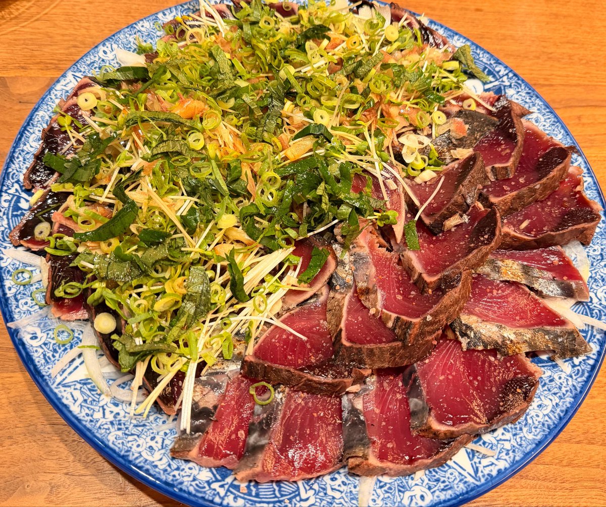 atsushiTSK's tweet photo. 高知のカツオのたたき https://t.co/IVTw0hvSOH