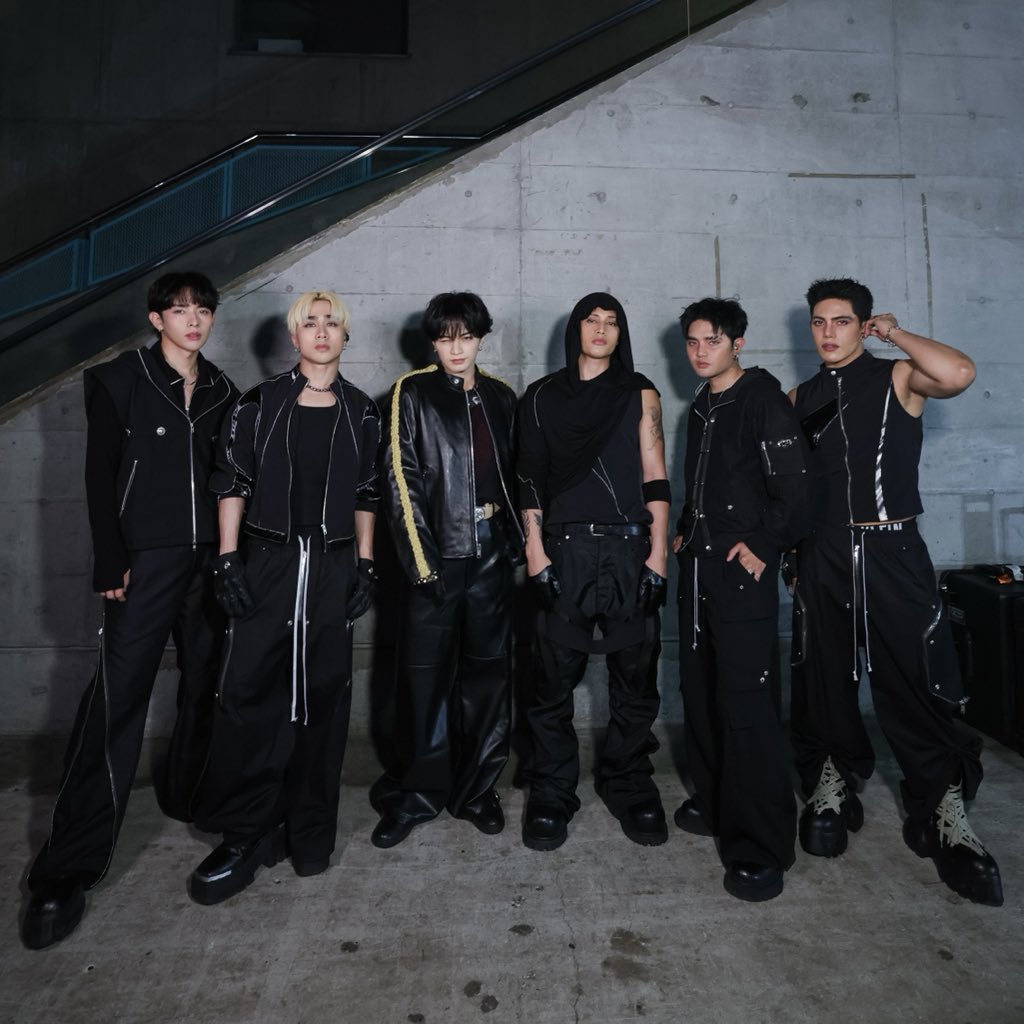 SB19Official's tweet photo. みんなお待たせ！

GENTO feat. Kento Nakajima
OUT OCT. 30

Save the date.

#SB19xKENTO #GENTO #KentoNakajima https://t.co/44DcmF1knR