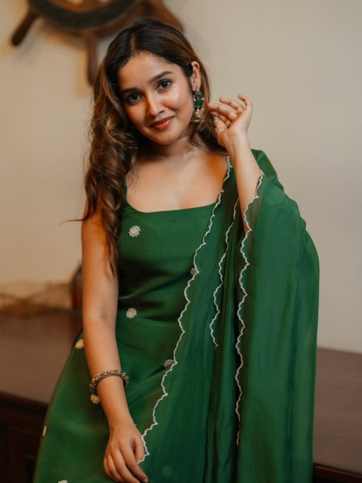 cinetrackofcl's tweet photo. Anikha Surendran ๐๐ทโจ
#Anikha #AnikhaSurendran #Kollywood #Kollywoodcinima #TamilCinema #CineTrack https://t.co/n4LDl60dWY