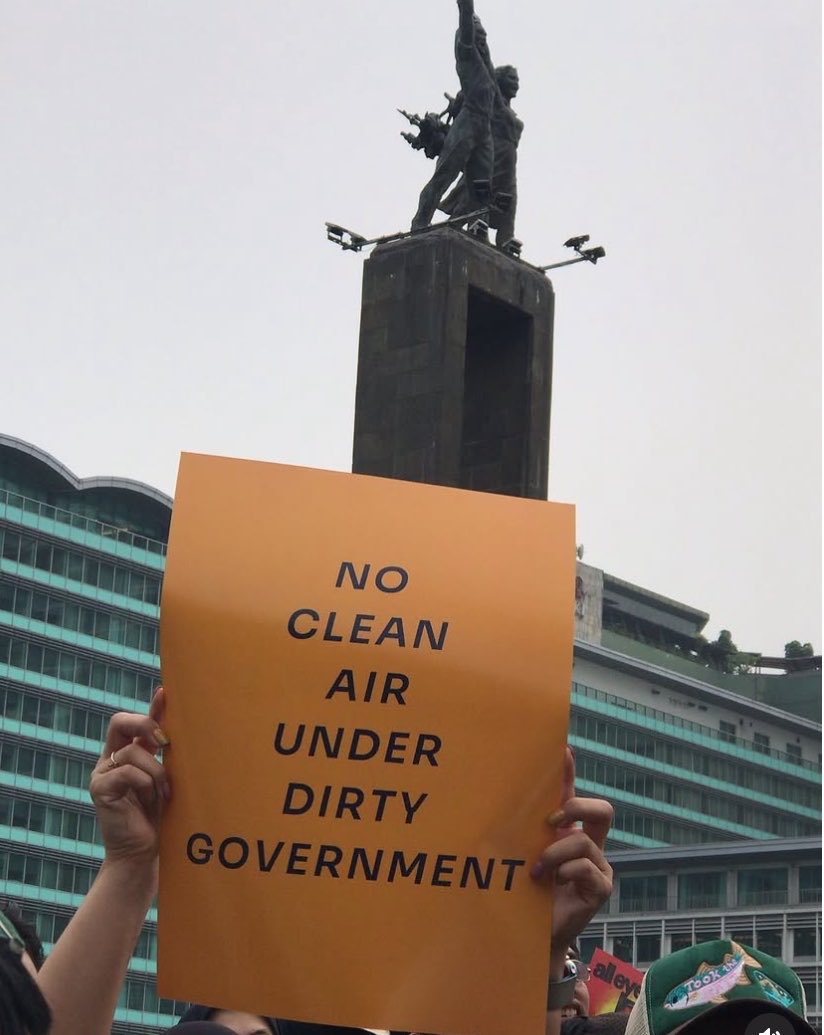 luumicano's tweet photo. FOR FUCK’S SAKE, MAY THIS GOVERNMENT ROT IN HELL!!! 
MAY YOU BURN IN HELL THE WAY YOU BURNED THE FOREST. DRINK FROM THE DRIPPING PUS THAT SCALDS YOUR THROATS, JUSY AS WE WERE LEFT GASPING FOR AIR!!!
#INDONESIASADAR 

pict from ig @bagsamahardika https://t.co/ibKUJoYYOo