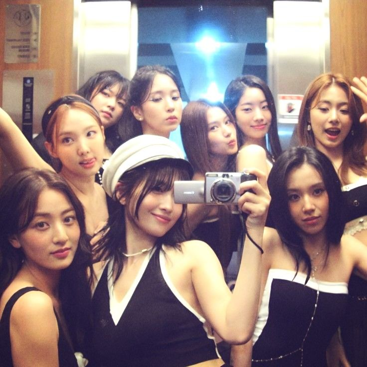 spirtedway's tweet photo. (round two) THIS IS MY ONE VALID VOTE FOR DAY 1 #2026MAMAVOTE #TWICE https://t.co/8Z40ncSDKM