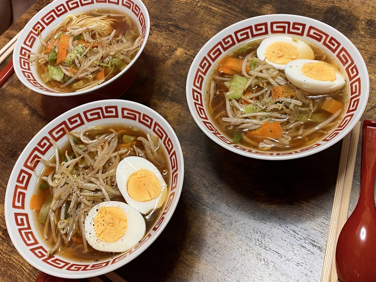 mathun's tweet photo. めしをくう

今日はもう疲れたのでラーメン🍜 https://t.co/CswzrEDgNl