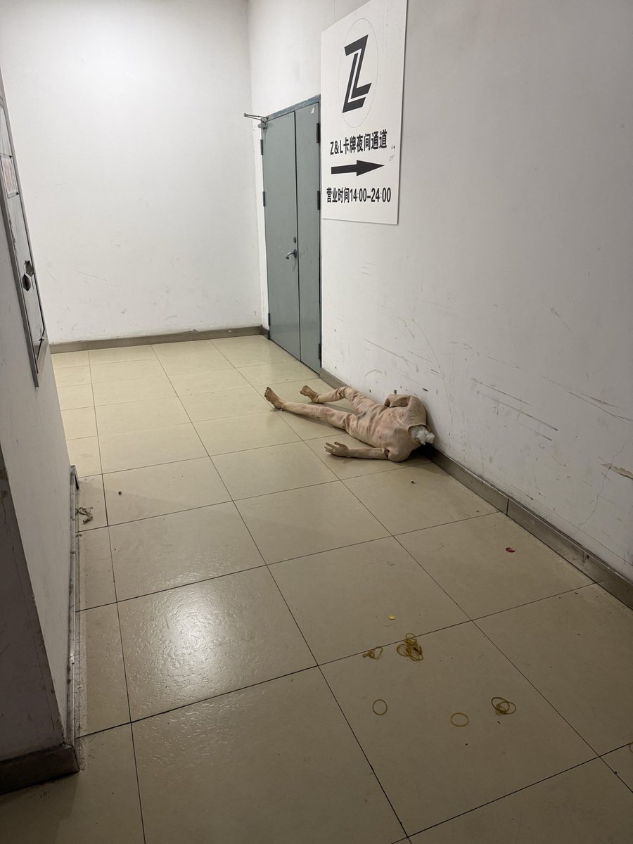 xdan0001's tweet photo. Who put this damn thing in the corridor!!! Scared to death. https://t.co/DloUogwu9F