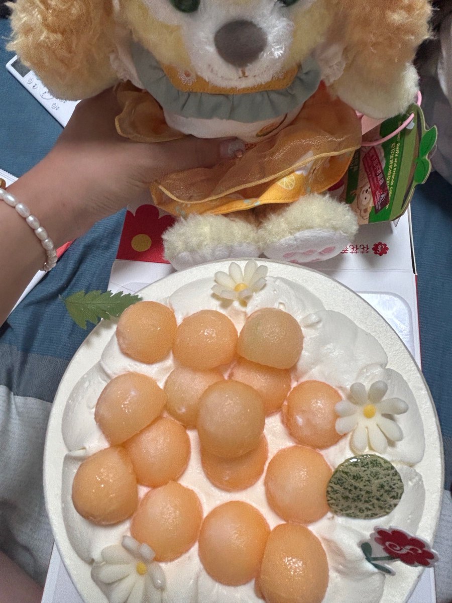 A59454057's tweet photo. [今日のおやつは蒙陶の特製、假杏も加わって超乐しい午後] https://t.co/dt4ZoHFJfe