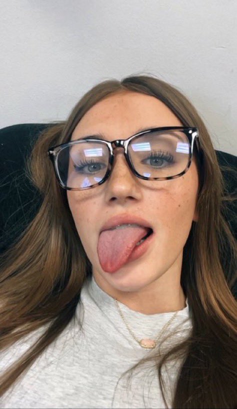 BerryBopsXL's tweet photo. Brat ADDICTION tests and other feeding sessions available 💜

You’ve been pumping for a while but I know you need something “more”.

Approach for my full menu 😘 https://t.co/6ucDzBaVuo