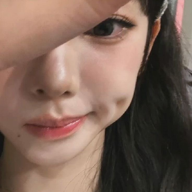 katriinablu's tweet photo. heum … bingung mau upchar darimana, numpuk bangechh huhu ᡣ𐭩 https://t.co/9bsvbV00vF