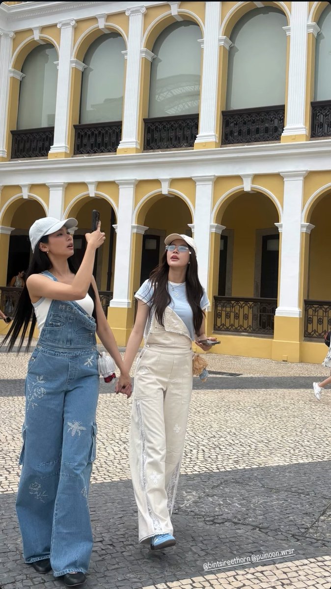 PuinoonsDimple's tweet photo. Honeymoon era 😌 I hope they had fun together 🫶🏻🫶🏻

#PuinoonBint  https://t.co/P6eOOsmDH5