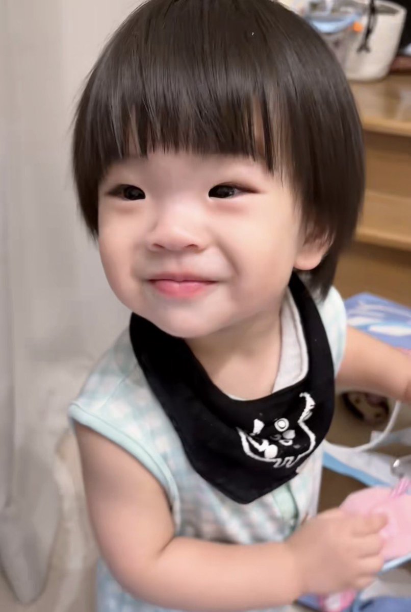 nadeariiiz's tweet photo. เคเดน ไม่ใช่ลูกดารา แต่เป็นลูกของแม่ดารา น้องคอปปเปอร์ น้องชิกิต้า 🥺🤏🏻 https://t.co/406CC08ul0
