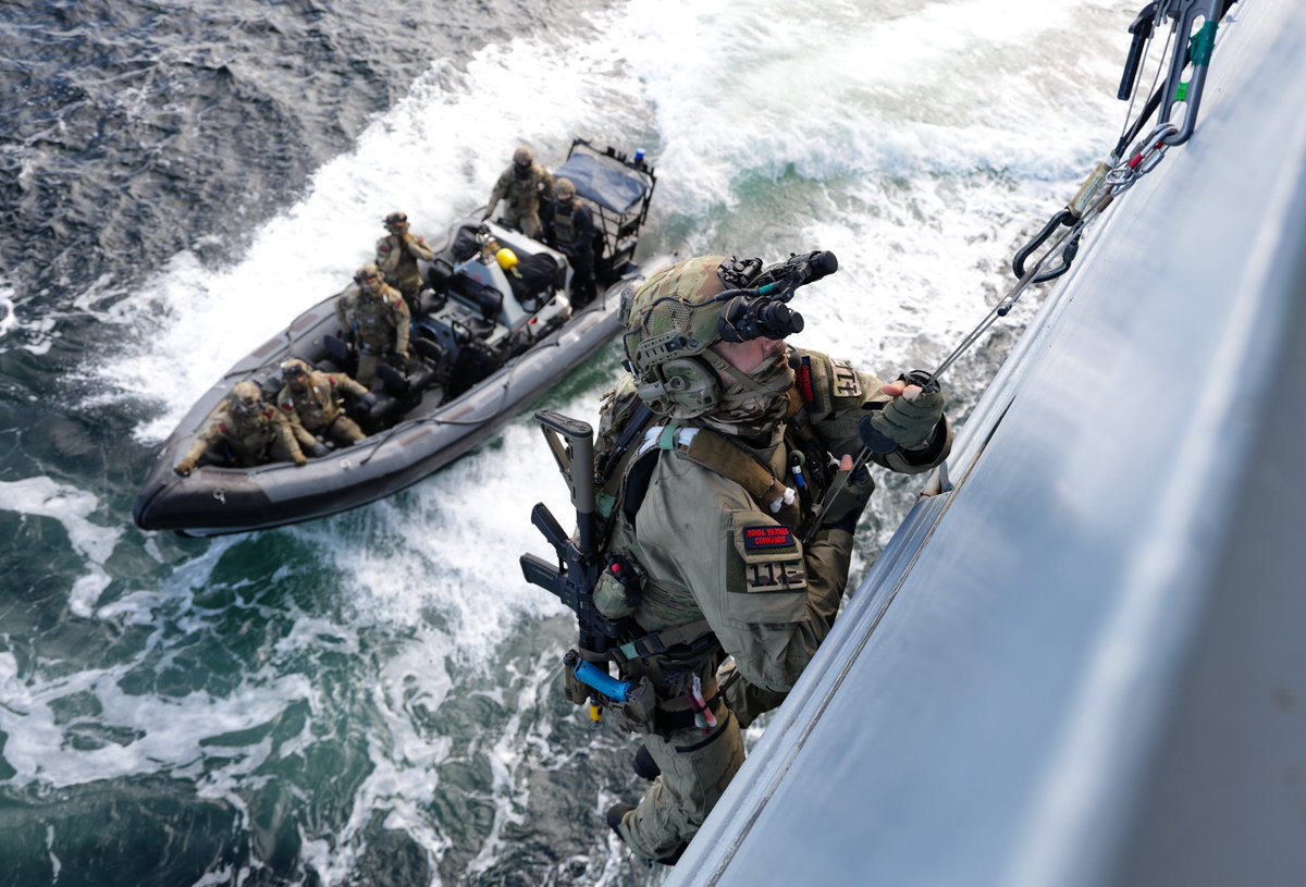RoyalMarines's tweet photo. 362 years and still hoofing 🎂 https://t.co/JdcWJEXwsz