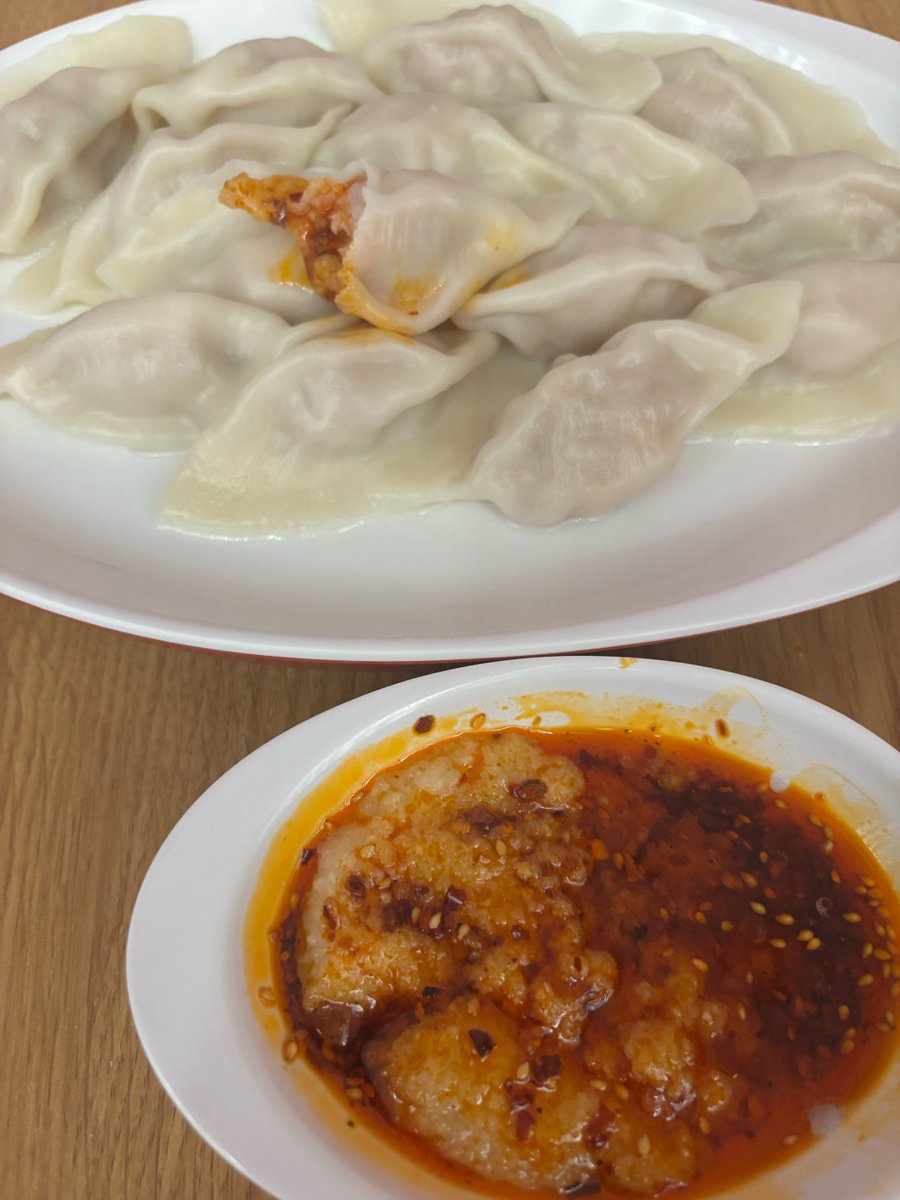 g_mswm's tweet photo. [今日は運良く却赫家の手作り餃子を分けてもらえた！カリッと焼き目が香ばしくて、家族みんなが笑顔になった一日]， https://t.co/qQ0MGfdzin