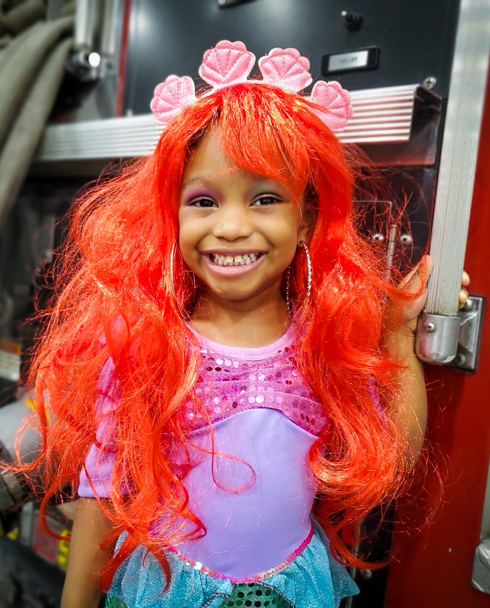 IndyStateFair's tweet photo. It's almost Halloweekend and we know where we're going to be! 🎃👻Our annual Safe Night Halloween is open to all children ages 12 & under who are accompanied by an adult. This event is inside our Blue Ribbon Pavilion on Halloween night from 5-7PM AND parking & admission are FREE! Dress up, get candy and have a SPOOK-tacular night! 🍬