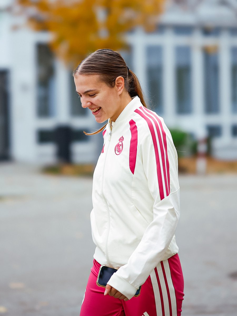 realmadridfem's tweet photo. 🚶‍♀️ ¡Paseo de activación!
🍂 Múnich https://t.co/7pcVUOC0km