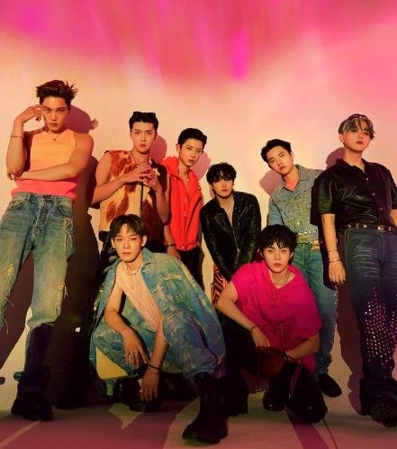AboutMusicYT's tweet photo. The First Snow by EXO re-enters the Top 300 on the Melon Daily Chart for the first time since June, rising to #285 (+40) ahead of Christmas. https://t.co/YFRUmlqm3h