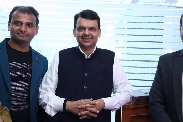Samirheul's tweet photo. @CMOMaharashtra सर्वसामान्यांचे सर��ार म्हणजे महायुती सरकार... https://t.co/gJj4KFc7So