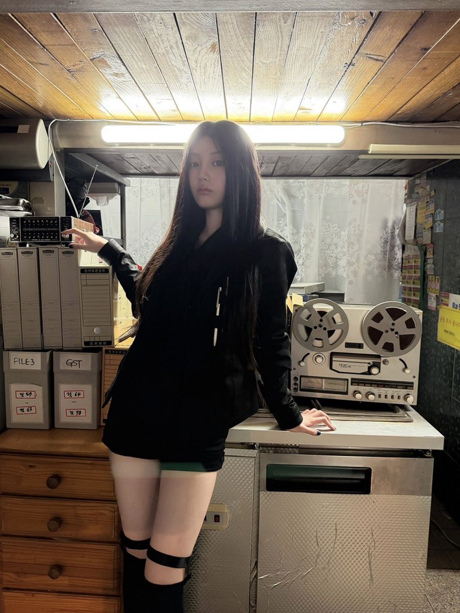 corlitholic's tweet photo. girlcrush Wonhee https://t.co/oMIQ9YWC8S