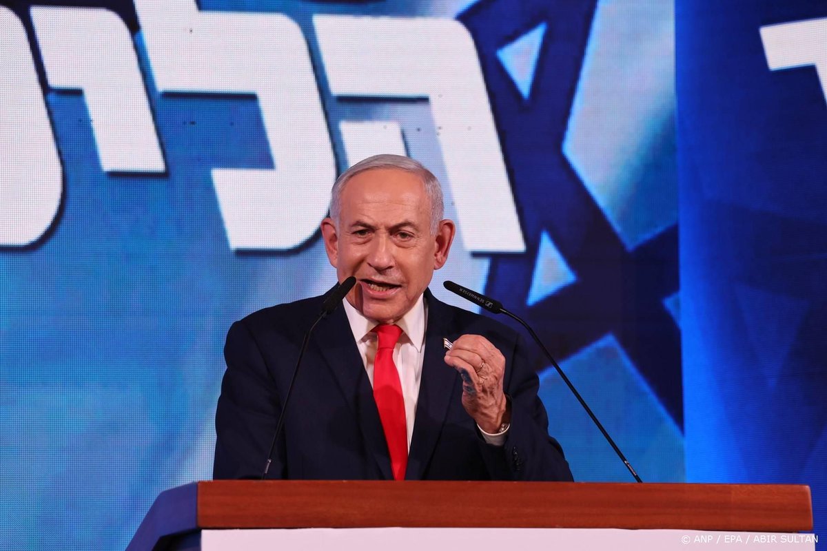 Metro's tweet photo. Blok Netanyahu blijft na tellen 85 procent van de stemmen aan kop www.​metronieuws.​nl/in-het-nieuws/buitenland/2026/10/netanyahu-blok-leidt-zonder-meerderheid-br/ https://t.co/Ugn4l0DQek