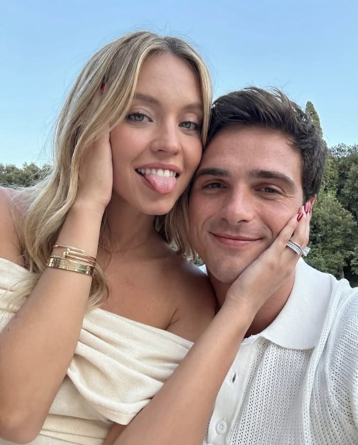 JoeTones19's tweet photo. 💔🚨 Sydney Sweeney and Scooter Braun have called off their engagement, and Sydney shared the heartbreaking text exchange showing how he ended things on Instagram. 💍😳 https://t.co/30kEPDtiyI