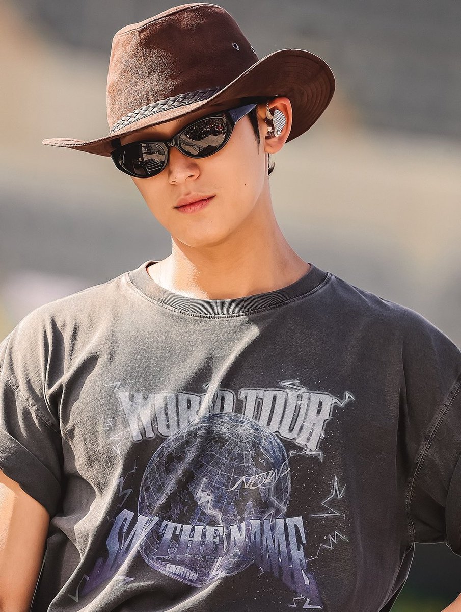 1kimmingyu's tweet photo. Not a cowboy from Texas, a cowboy on tour. https://t.co/9oEVLfPakq