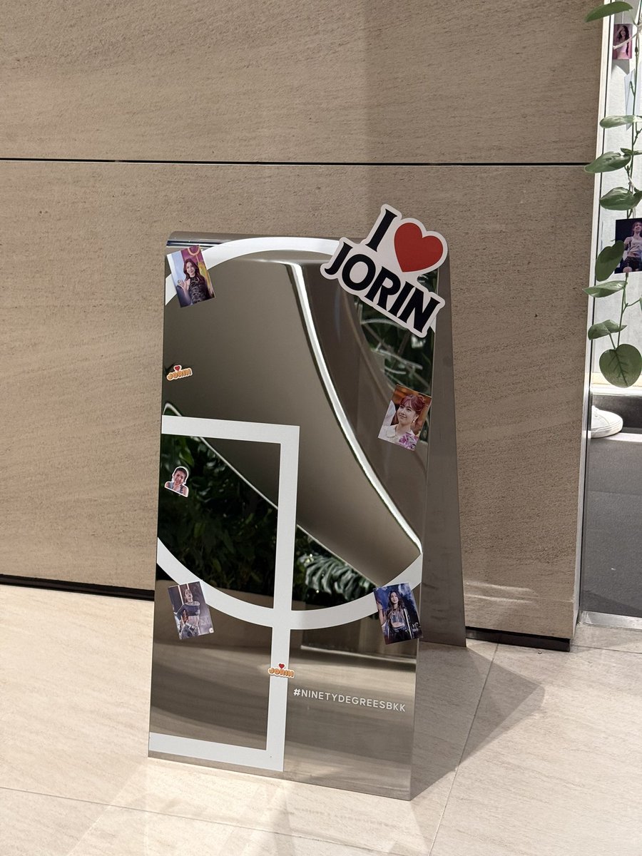 ssaywww's tweet photo. มีโจยินเตมร้านเลยน่ารักสุ้บๆ💗

#LevelUpWithJorin #Jorin4EVE https://t.co/B0rxiaNh9J
