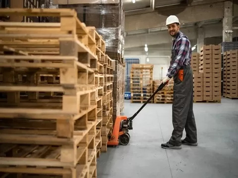 packnode_news's tweet photo. UFP Packaging acquires Apache Products to expand Gulf Coast pallet capacity www.packnode.org/en/latest/ufp-packaging-acquires-apache-products-to-expand-gulf-coast-pall #packaging #packnode https://t.co/1ZrdRFJZuB