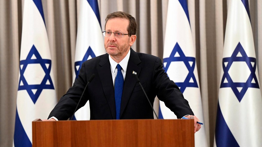RT by @mikenov: 🇮🇱 Israel's tightly-contested election could ultimately come down to President Herzog... Once final results are certified, Herzog consults every elected party and asks whom they "recommend." He then gives the mandate to the candidate he believes has the best shot at assembling a 61-seat Knesset majority. That candidate gets 28 days, potentially extended by another 14, to build a coalition. With neither Netanyahu nor Eisenkot currently showing a clear majority path, Herzog's decision could become especially consequential, and he could encourage the largest parties to explore a unity government. Source: CNN / Writer: Samuel