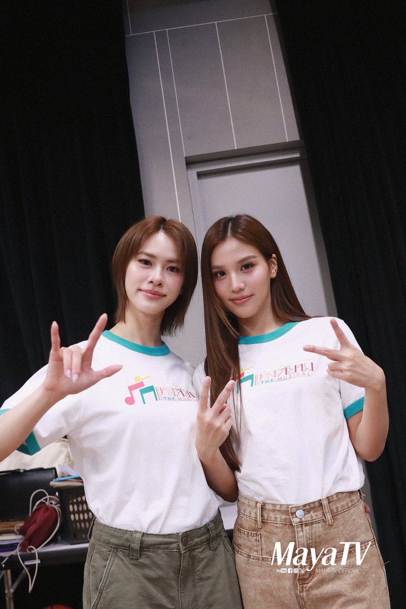 mayaonline2002's tweet photo. Snapshot #MAYATVOFFICIAL | “เอมี่ - บอนนี่” #emiamily #beonnnie  ร่วมซ้อมรอบพิเศษของ “รักแห่งสยาม The Musical 🎼”

#รักแห่งสยามTheMusical #GMMTV
#EmiBonnie #เอมี่บอนนี่ https://t.co/KDk0C3fkqg