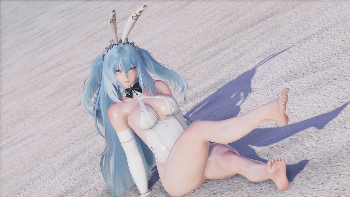 TEEKC3's tweet photo. The 🐰🦶 https://t.co/beydIIWnYY