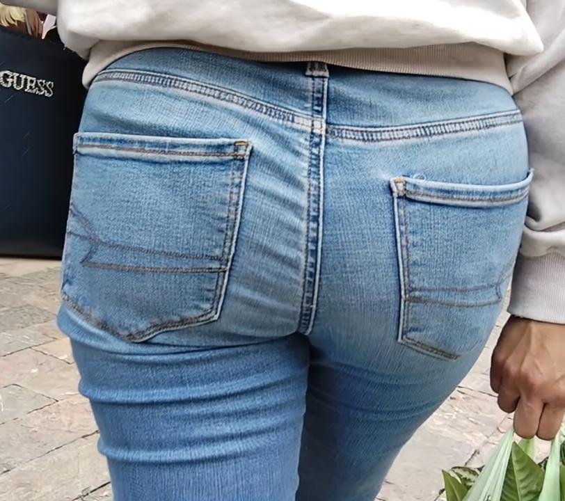 voyouratlixco's tweet photo. Flaquita con nalguita 
#voyour #camdid #flaquita #atlixco https://t.co/4QLAKt5p0e