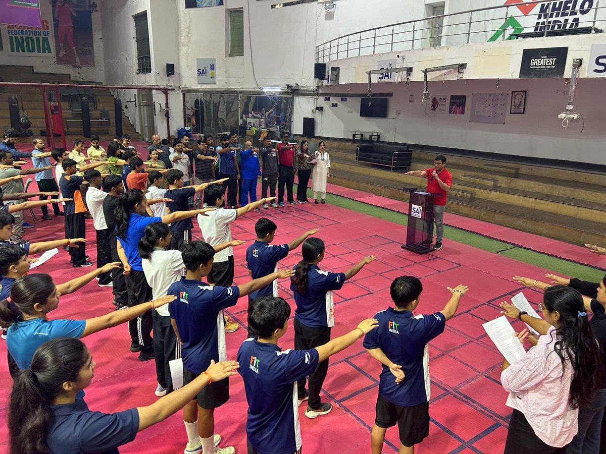 SAIRohtak's tweet photo. Continuing the observance of #VigilanceAwarenessWeek2026, athletes, coaches & staff of SAI, NCoE Rohtak assembled to take the Integrity Pledge, reaffirming their commitment to honesty, transparency & accountability.
#IntegrityPledge #SAI #NCoERohtak https://t.co/W5vh662TXk