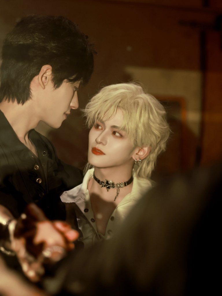 shoguunn's tweet photo. born to bite🩸🧛🏻#SHOGUNparamee
#RossShogun #NOTYOURSTheSeries https://t.co/LeNg1stdvo
