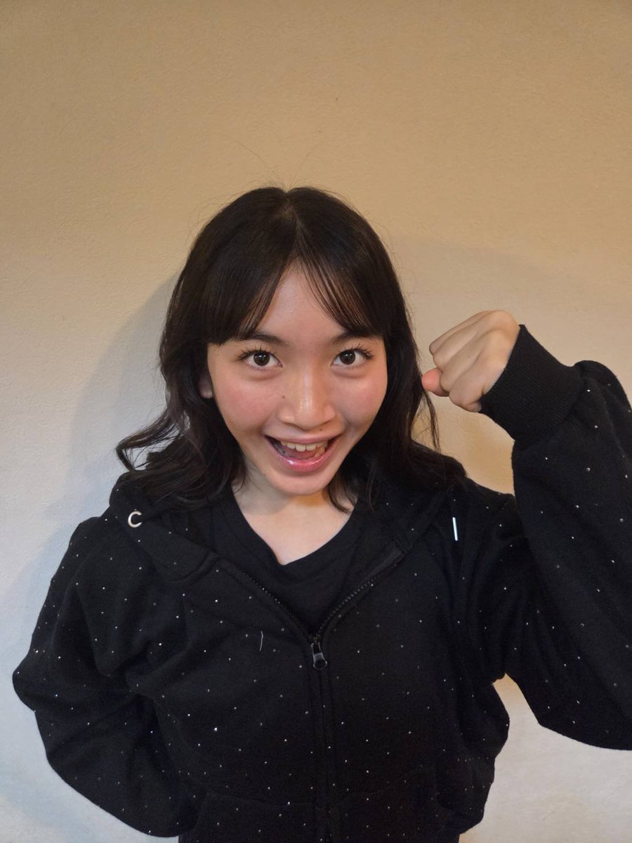 minori_HiSTORY's tweet photo. こんみーの！
今日はHiSTORYのレッスンにいってきたよー！！
めちゃくちゃ頑張ってます 🔥🔥
12/20のプレデビューLIVE会いにきてほしいです🥹

#HiSTORY　#板花実音里 https://t.co/sx1g6LLBJu