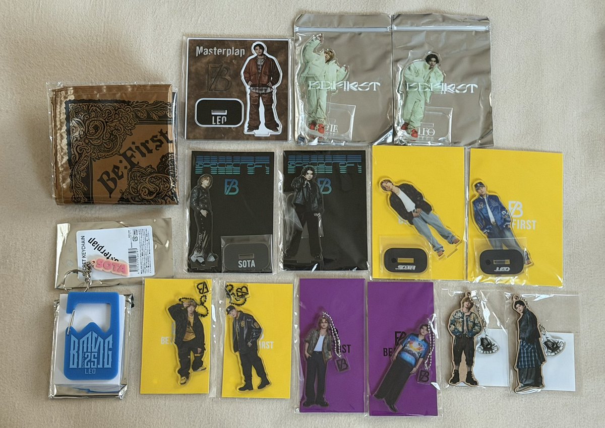 mz__05's tweet photo. BMSGグッズ　買取

【譲】画像の物(詳しくはリプ欄をご覧ください)

【求】買取(ご提示お願いします。)

グッズの整理をしました。

FF様、まとめて買い取って下さる方優先ですがお気軽にお声がけください。

#BMSG買取 #BEFIRST買取 #MAZZEL買取 #STARGLOW買取 #bmsg譲 #BEFIRST譲 #MAZZEL譲 https://t.co/1OyTmvtwzV