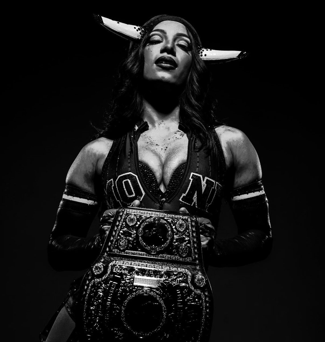 BigDickCedes's tweet photo. MERCEDES MONÉ

Lewd, nsfw &amp; taboo themes. Mdni. Transgender portrayal of Mercedes Moné. He/him. Bisexual with no preference, seeking storylines &amp; interactions. https://t.co/TJzUyu5HIp