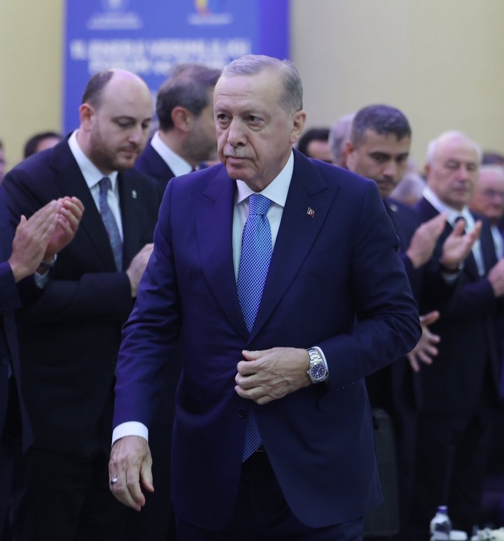 World_watchs's tweet photo. رئيس الجمهورية التركية رجب طيب أردوغان يرتدي ساعة رولكس إكسبلورر 40mm من الستيل  

سعرها 37 الف ريال https://t.co/ww753SFs1d