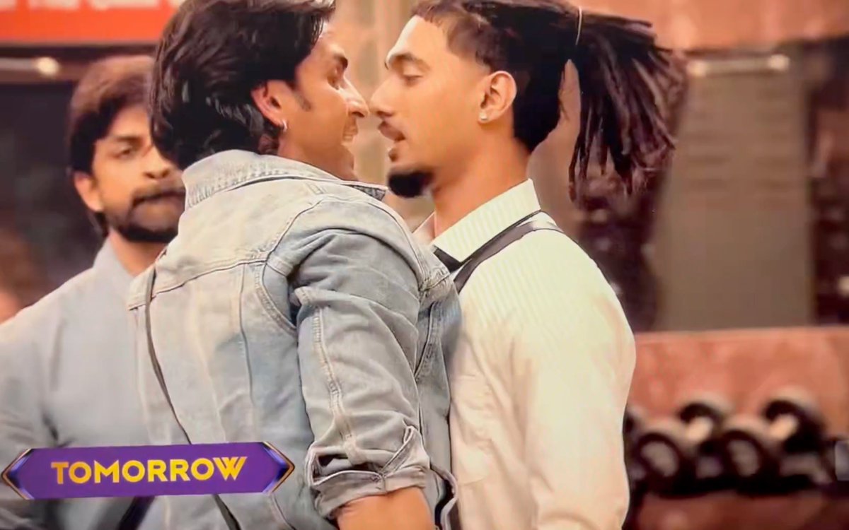 BollySpy's tweet photo. #BiggBoss20 Promo | Physical Fight Between #Gullu And #YungDSA 

Aap Hai Kiske Sath?
RT --> Gullu
LIKE --> Yung DSA https://t.co/JEfp1GQb4O