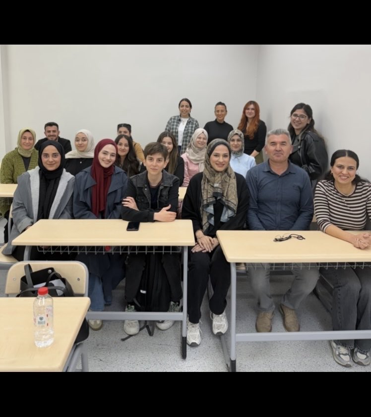 kursatkarasolak's tweet photo. Öğretmenlerimiz verilen sözlerin yerine getirileceğini umuyorlar. Aldıkları eğitimle ülkelerine yararlı olmak istiyorlar! Eğitim davamız gencecik öğretmenlerimizi ülkemize kazandırmalı! 
#AGSDevletBeyeGüveniyor https://t.co/naKEsFd3hq