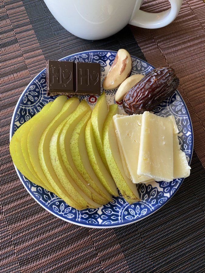 flexatarianfox's tweet photo. @Blueberry530 afternoon snack plante :> https://t.co/EVvOQkT0qm