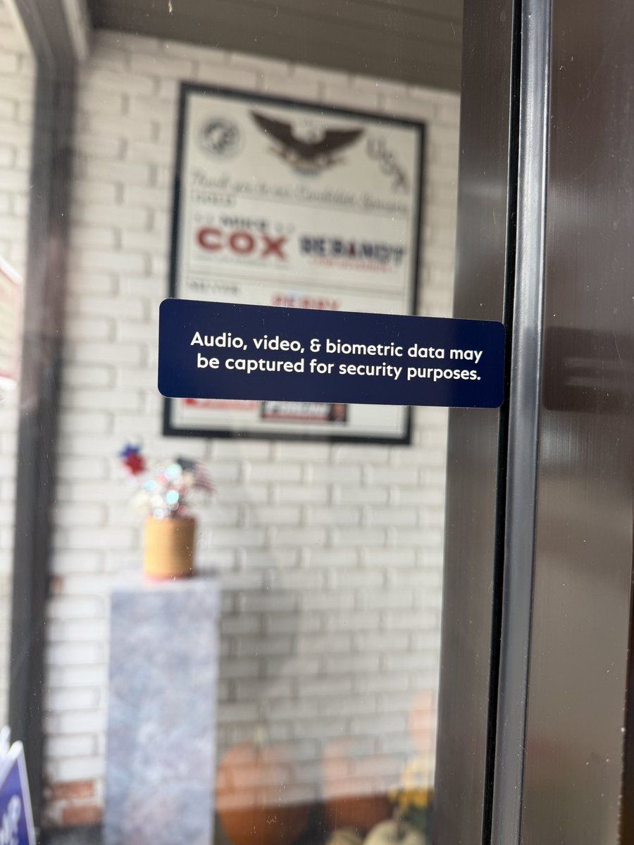 vance_gop's tweet photo. The hardening of security at our HQ is a perpetual reminder of the dangers our volunteers face every day because of the unhinged rhetoric of the radical left. Republicans that stay home this November will be giving their blessing to more terrorism, targeted violence, &amp; threats. https://t.co/3itGMZBV70