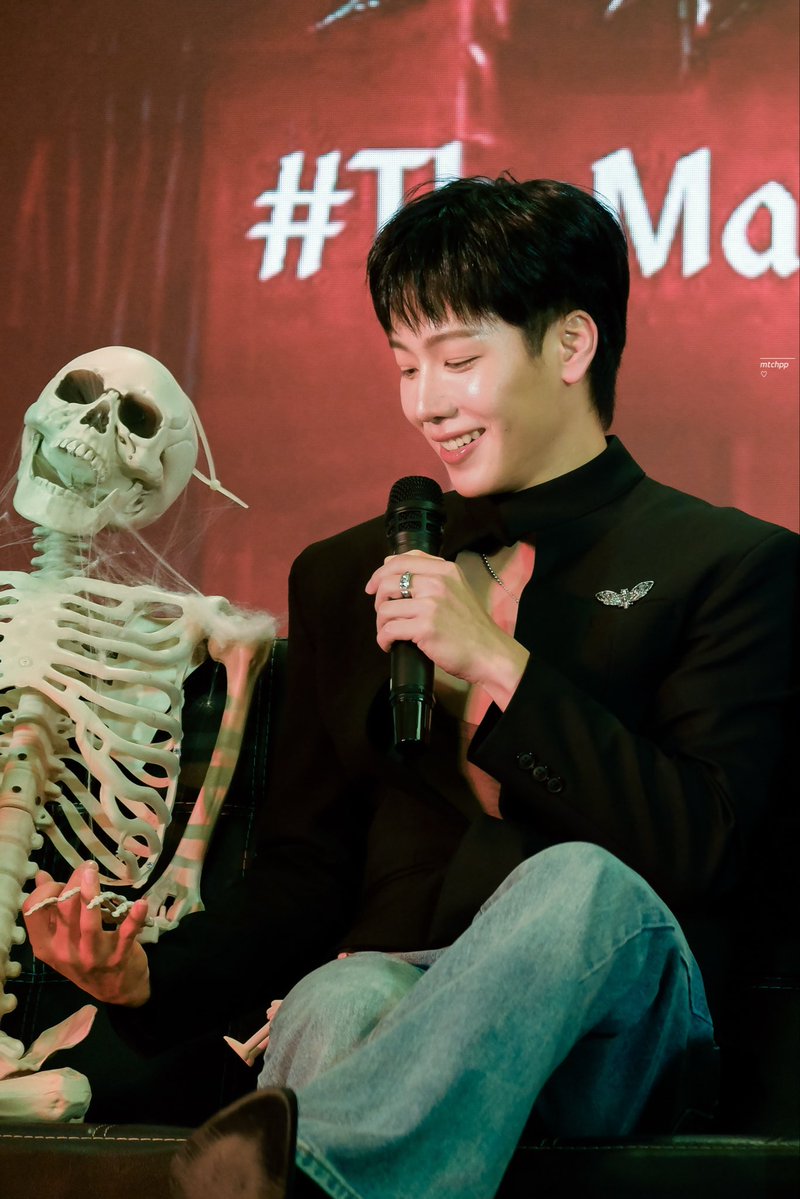 mtchpp_'s tweet photo. 271026 ; ติดสกินชิพมาก นั่งจับมือกับน้าผี สานฝันส่วนตัวเลยปะ55555

𓏳

#TheMallBangkapiXYinWar
YINWAR X THE GHOST RADIO
ノ #warwanarat @warwanarat ♡̶ https://t.co/K5rQE7lJjp